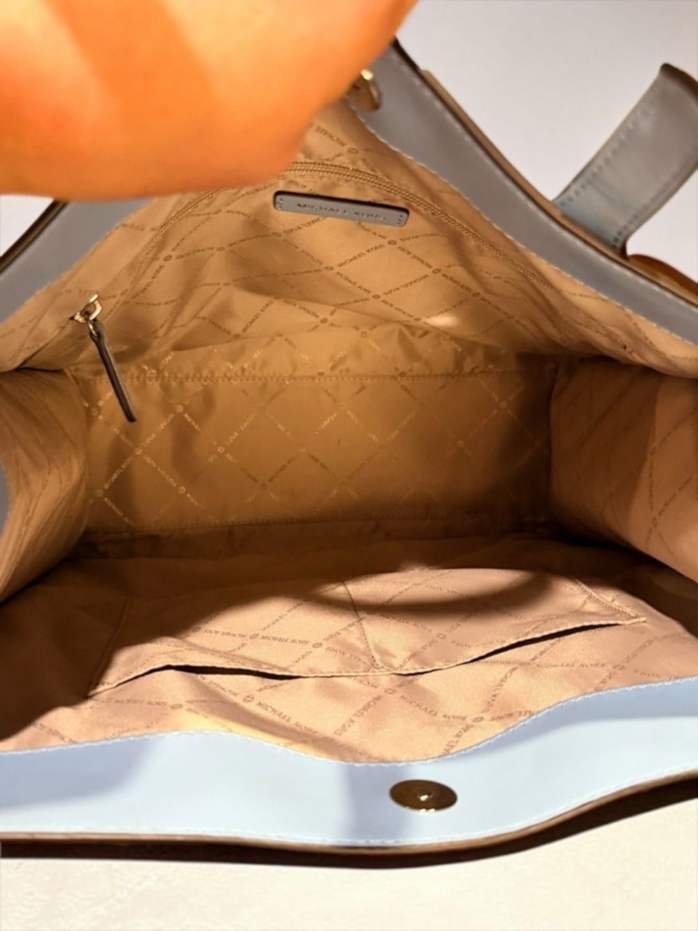 Michael Kors Large North South Tote - Picture 7 of 9